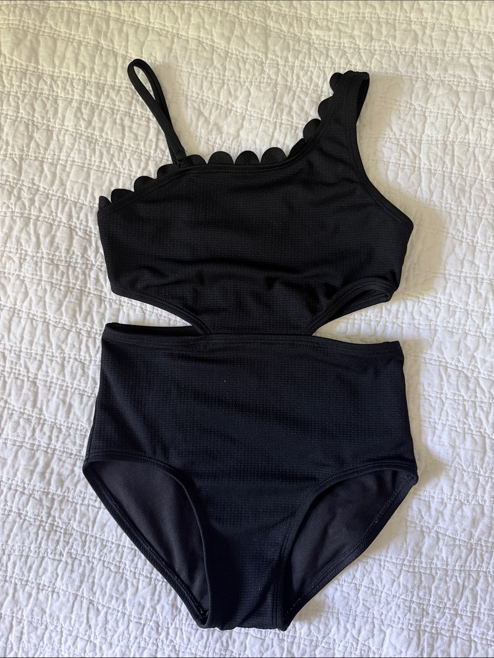 Art Class girls’ scallop jacquard one-piece swimsuit